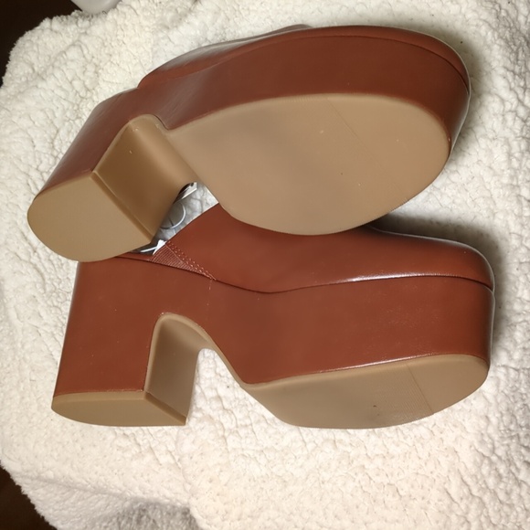 A New Day Women's Clogs - Picture 4 of 9